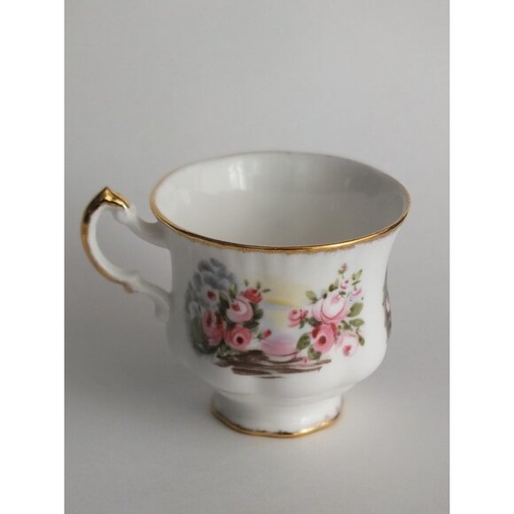 RARE Paragon Teacup and Saucer Marlborough Courting Couple Made in England   - Picture 6 of 16